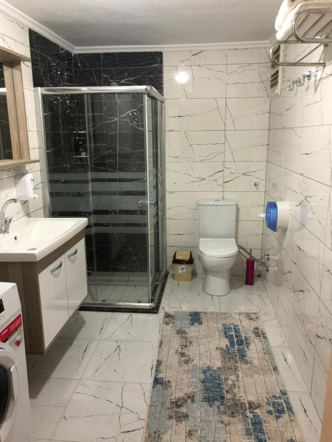 Kent Apartment *