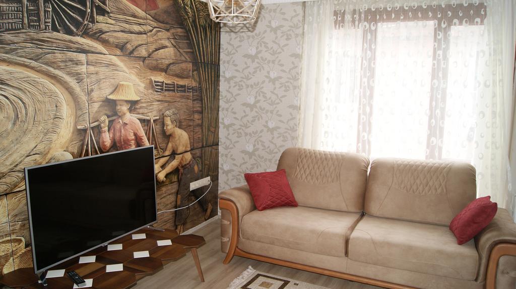 Kent Apartment *