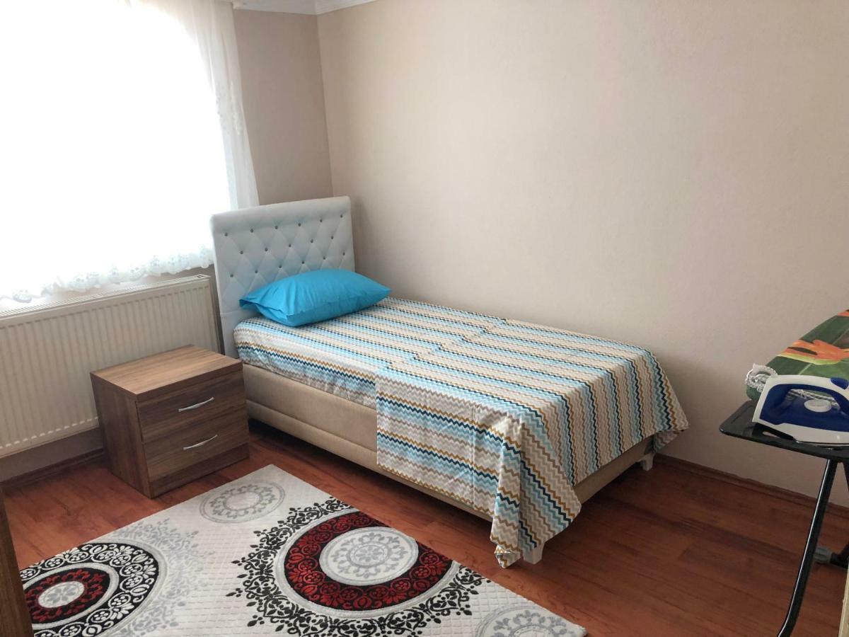 Kent Apartment *